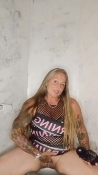 Warning-black Dildo Squirt
