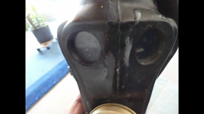 Linda Gumlin: Masker Gas Mesum Kipas Bessy