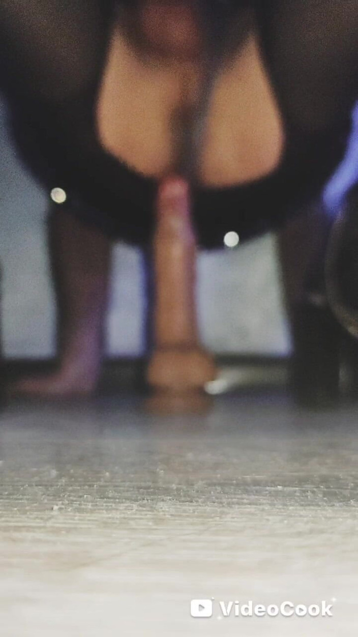 Lana Cross: Cool Alone