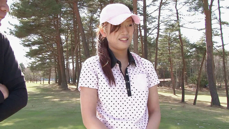 The Asian Sports: 2명의 사정을 대가로 골프 레슨