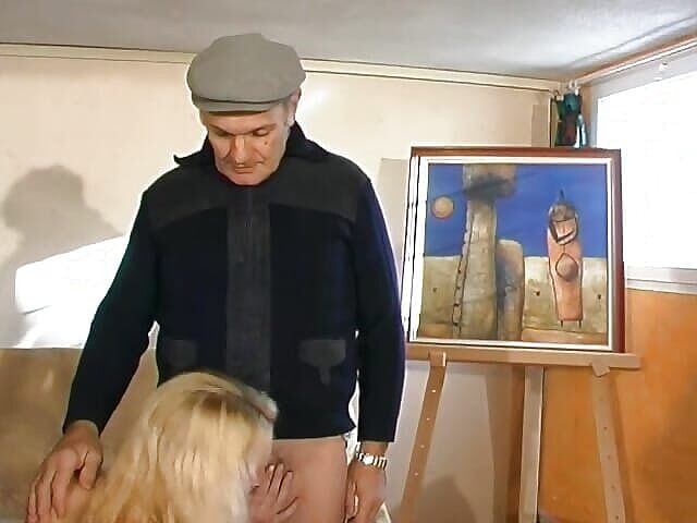 Monde Francais: Ohromující francouzská dáma si může vzít více ptáků, které si...