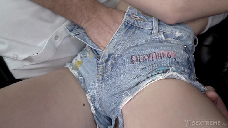 21 Sextreme: 21 Sextreme - Sexy Teen Candice Demelzza Gives a Hot BJ...