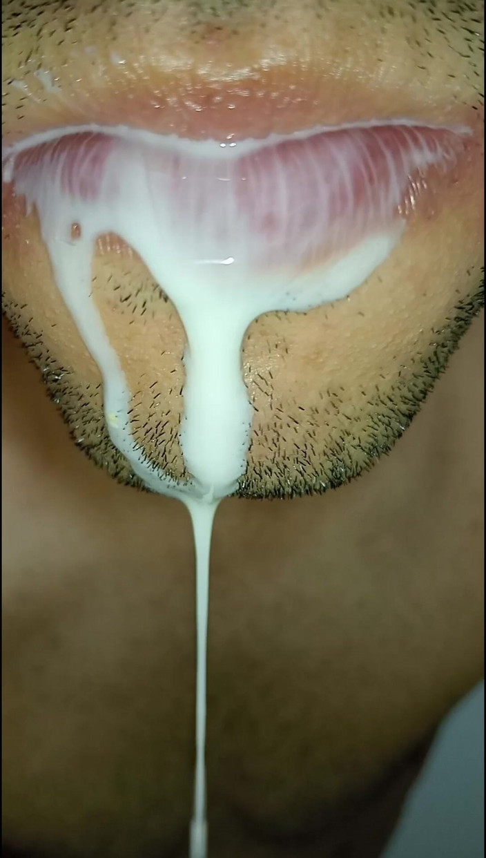 Rey rey: Sborra in bocca, gioca con il tuo sperma, e ingoiaRlo,...