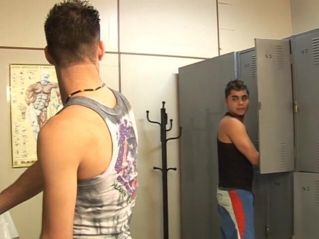 Gays Case: Gyminstruktör Andrey Andrade hjälper latinsk twink Alan Mendes att lindra...