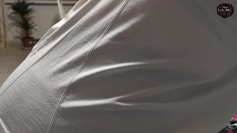 DomLadyMia: Domladymia-trainiert-ihren-sklaven - Full Length