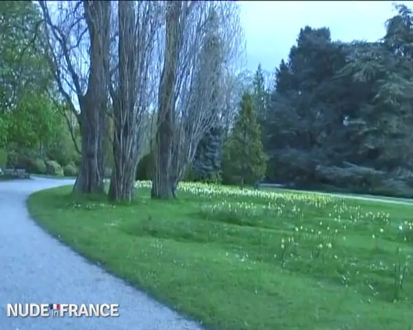 La France a Poil: Amatör bystiga milf med glasögon blir hårt knullad