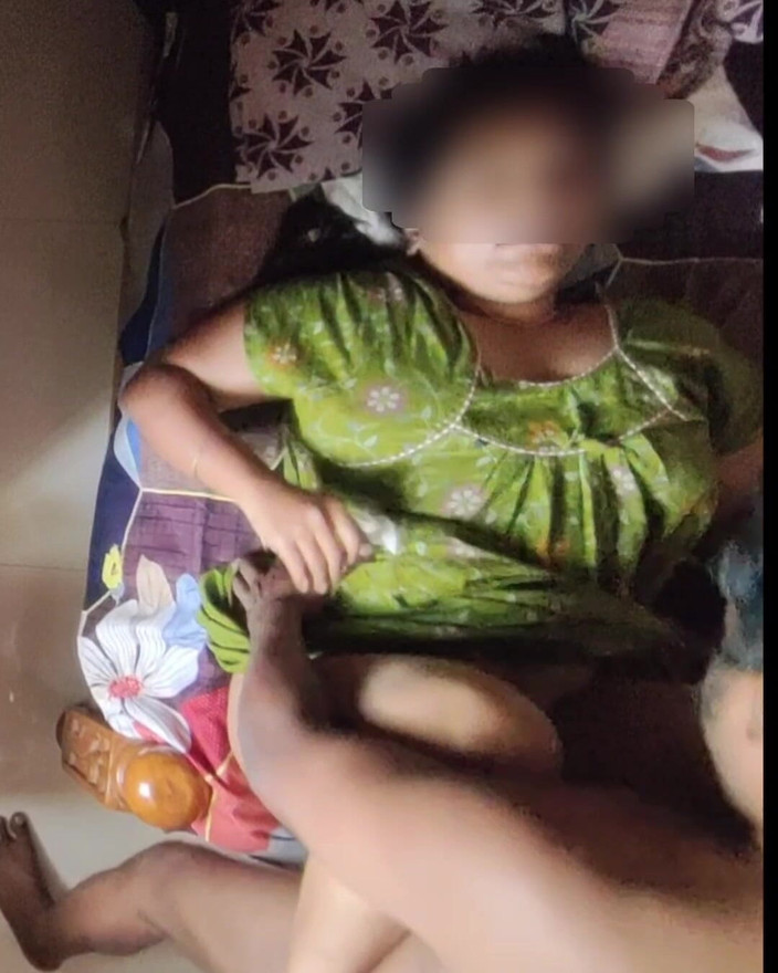 Black & white desicat: 印度热辣孟加拉女人的夜间性交