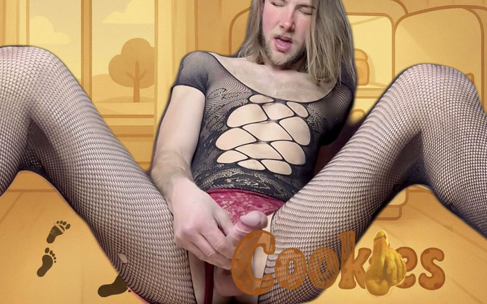 Cookies: Její penis je tak oteklý, že musí stříkat po celých síťovaných...