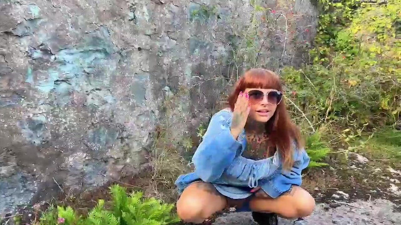 Yourfavecumslut: 야외에서 몰래 오줌