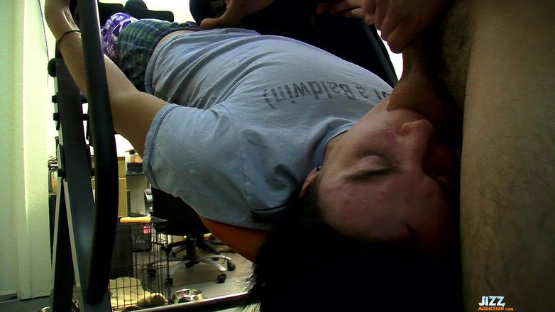 Jizz Addiction: Kamarádi šukají blinx do obličeje