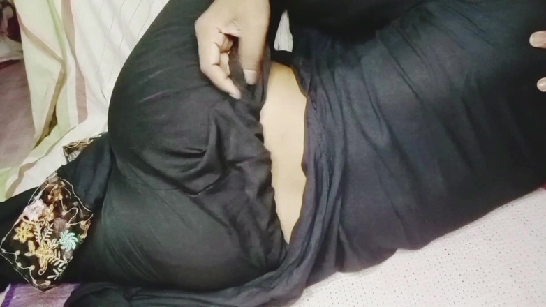 Deshi women: Guardando porno con la sorellastra e scopando la sua storia...