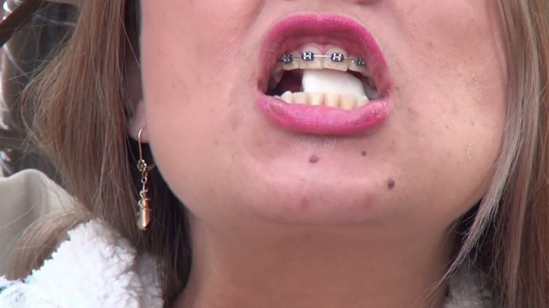 Angel eyes studio: Swallowing Extreme and Big Pig-shaped Rubber Bands