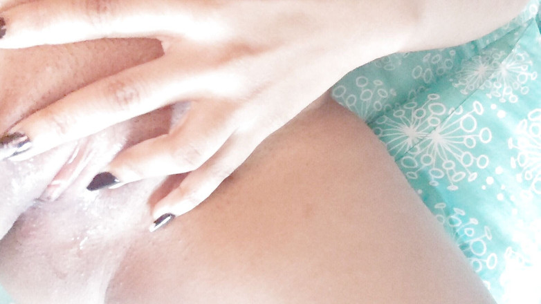 Brunnete Sofi: У меня сочная маленькая киска