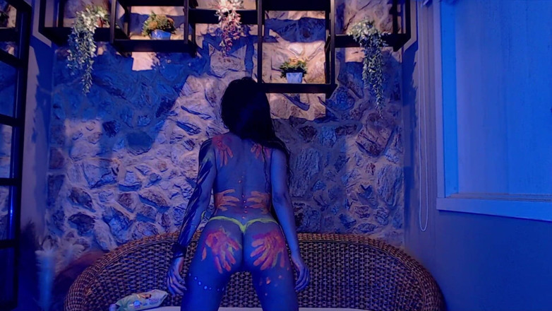 Emma Tench: Sex Dancing Naked Webcam Model