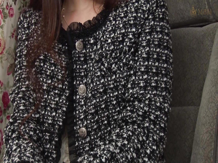 MBM3988: Жена знаменитости, которая пришла поблагодарить You.it превращается в грязную жену, которая хочет кальмар с электрическим массажем