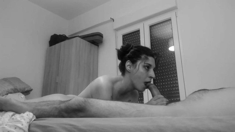 Akasha7: Beautiful Girl Giving a Deep Blowjob, Using Saliva She Manages...