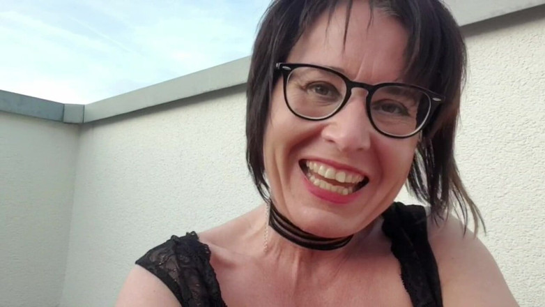 JulieEroticDress: Julies Orgasmus Auf Dachterrasse