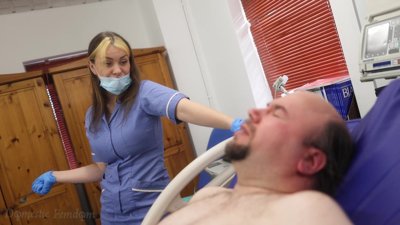 Domestic femdom: Lžíce Trestání Spermatu