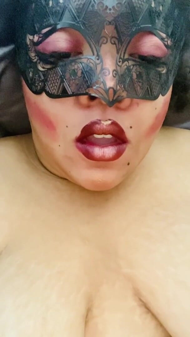 Blk Doll: Masked BBW roleplays