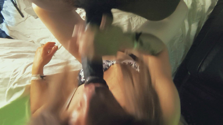 CardiC: Pokud potřebuji ptáka kouřit pouze velké černé péro, prosím - přítel a...