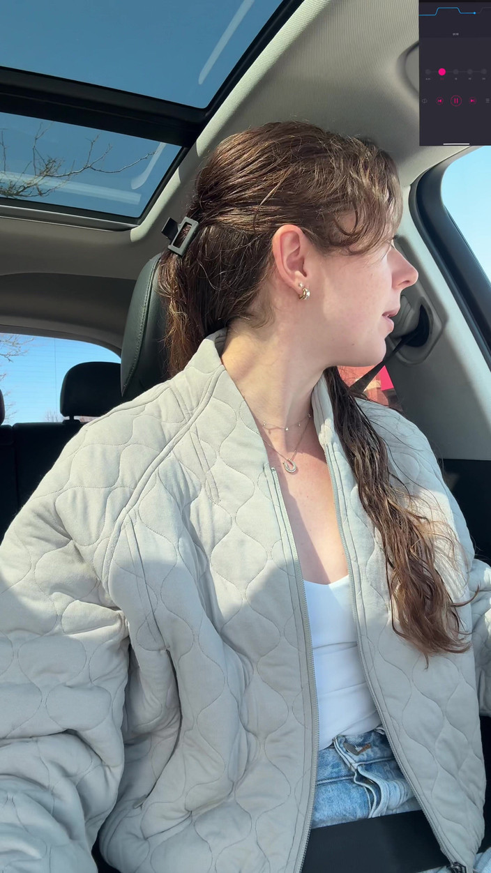 Nadia Foxx: 오르가즘을 느끼는 팀 호튼스!