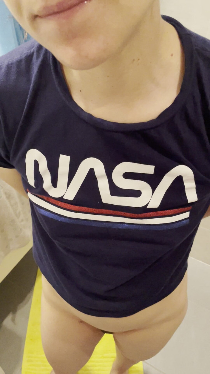 Dazzlingfacegirl: मैं उसे खाली गेंदों की तरह परोसता हूं