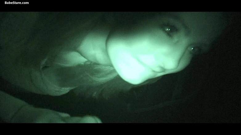 Babe Stare: Stacey menunjuk-nunjukkan kemahiran deepthroatingnya