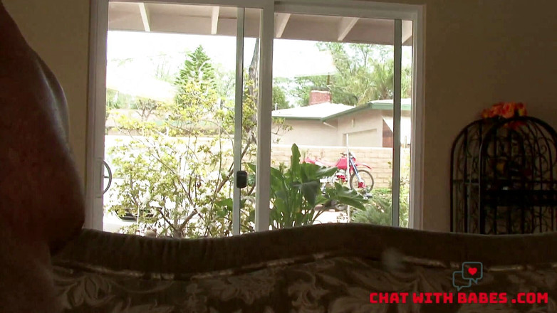 CBD Media: 黑发大奶子中年热辣人妻被两根坚硬鸡巴干