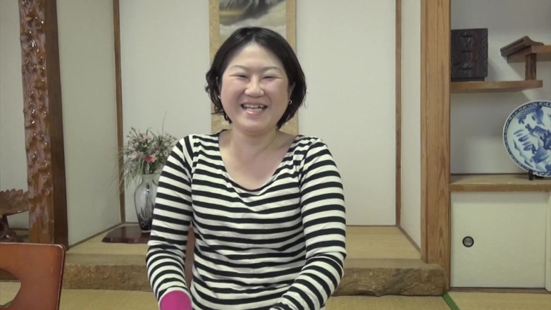 Japan Lust: Amateur Japanese woman loves getting her hairy pussy penetrated