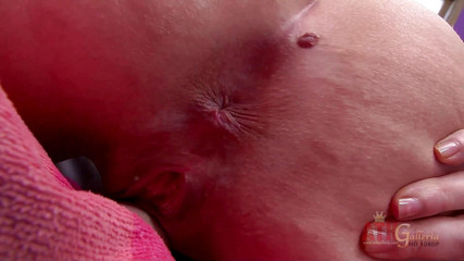 ATKIngdom: Schöne Mystikerin Jade spielt beim casting mit muschi