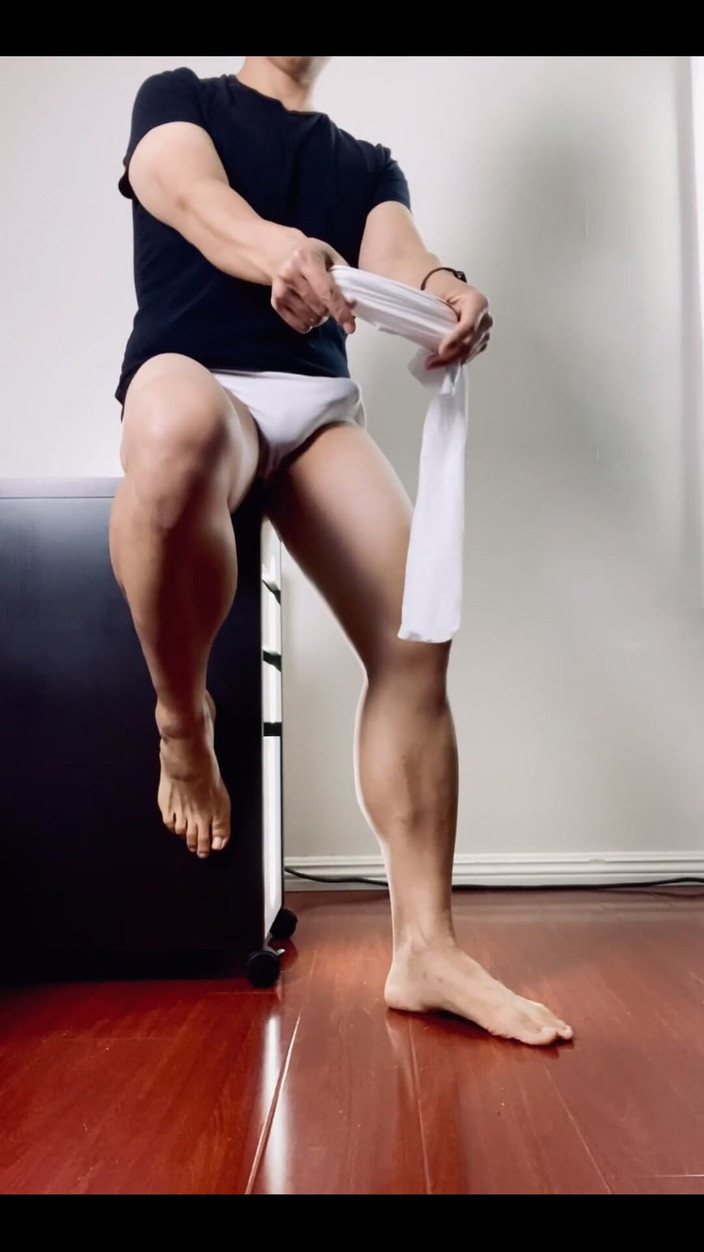 UnderXiaoQiang: I Got New Pair of Socks