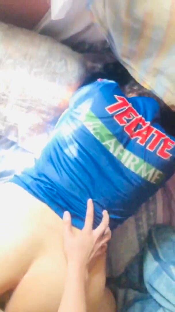 Mexicasero: मेरे दोस्त की सौतेली मम्मी मस्त नीली पोशाक पहनकर मेरे घर पर रह रही है।