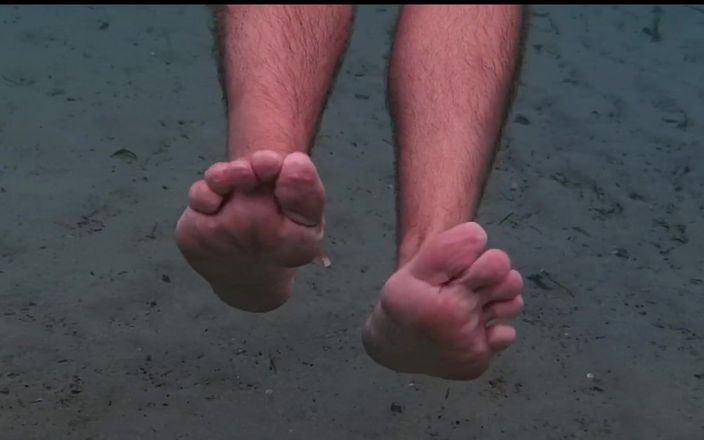 Manly foot: Walking Around on Those, What Do You Call &amp;#039;em? Oh, Feet -...