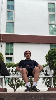 Я знайшов сліпу пляму в парку, тому я вирішив дрочити і відчути адреналін, який приходить з робити гарячі речі на публіці