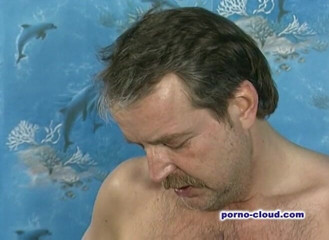 Porno Cloud: Anal babe gets her asshole drilled by an older guy