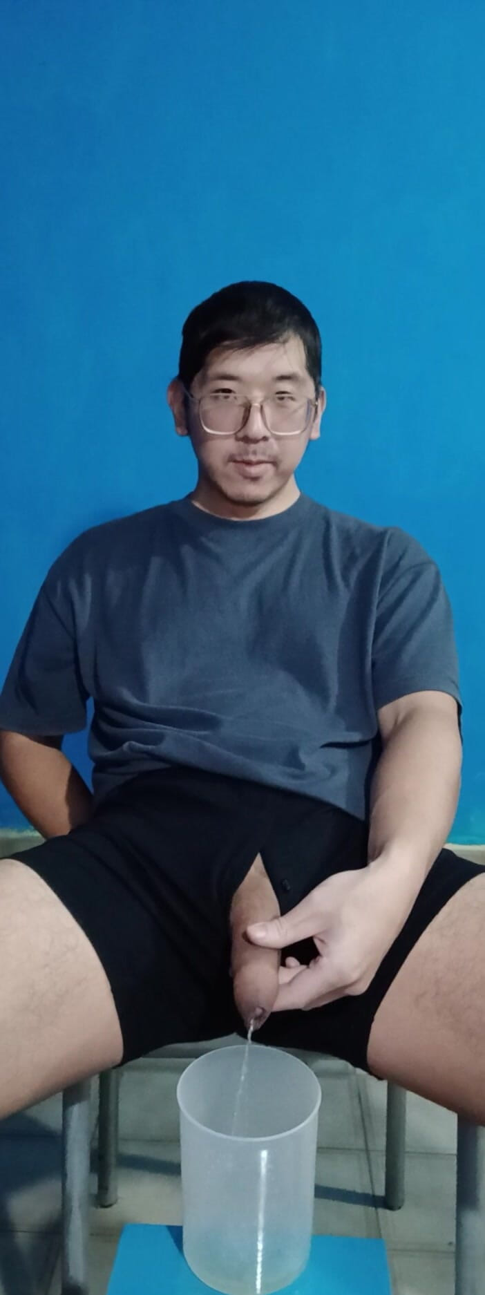gyoenasianbigdick: Первый раз делаю писсуру видео