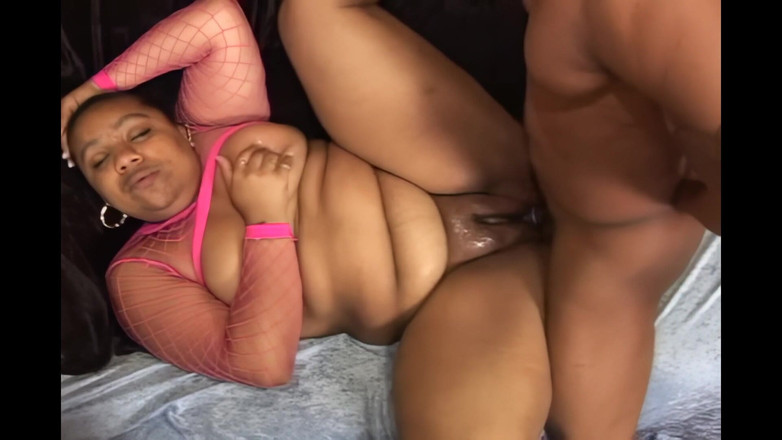 2 much love: Bị mắc kẹt và bạn âm hộ lớn