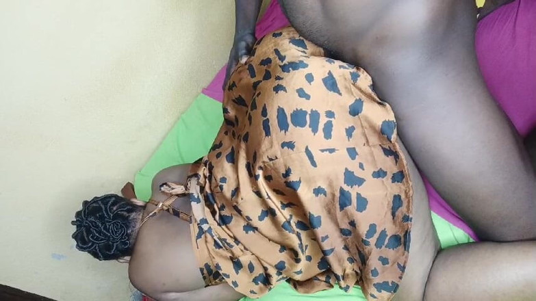 NaturalFck: Un culo grosso e oliato richiede un bel cazzo nero...