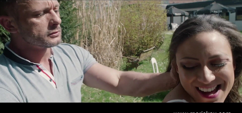 Mariska x: Outdoor fucking with French couple