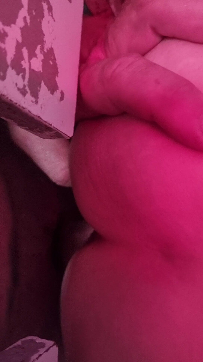 R b hubby: Manželka s cizincem v gloryhol díře