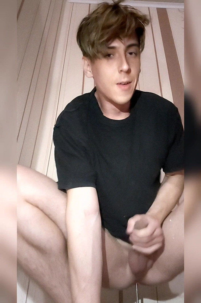 Juliaporno3: Dubur kembar yang menarik melompat ke dalam orgasme dubur dan...