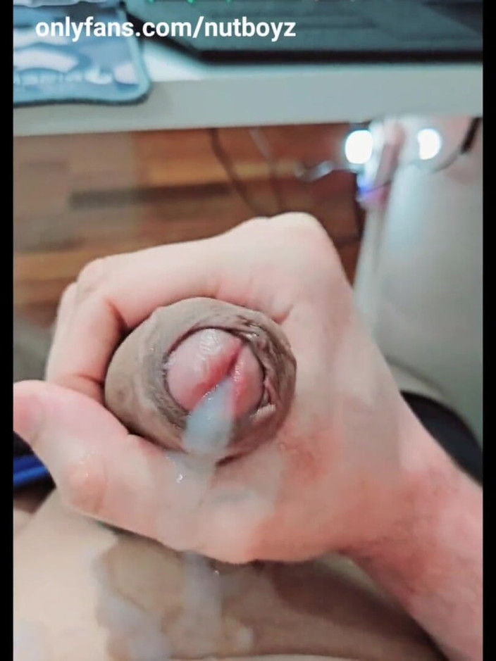 Lkdick8: Boleh nggak minum spermaku?