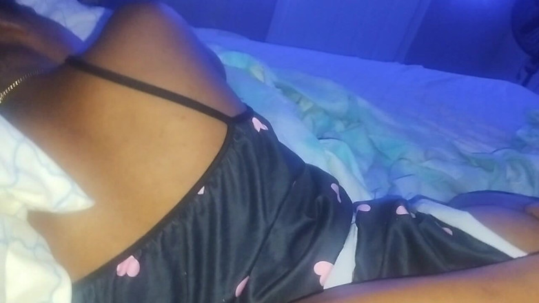 Skyy: Nevlastní otec šukej mě, prosím! Lezení v posteli s nevlastním otcem...