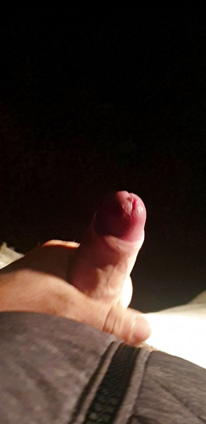 Bebos: 밤에 강에서 자위하는 Epiccc