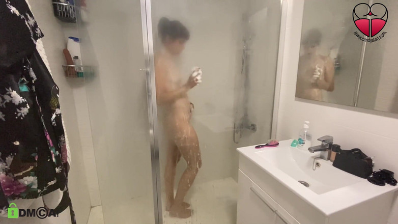 Candystart Videos: Tengok Saya Semasa Saya Mandi