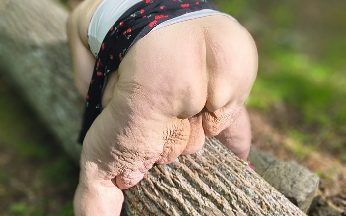 HerculesnVENUS: Pan Grey je můj zadek dost velký a moje kundička...