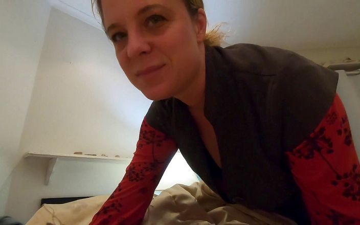 Erin Electra: Stepmom helps you with your morning wood (POV)