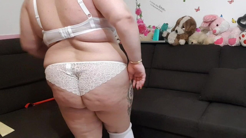 LoraBbw: Birthday Spanks Plus Flogs