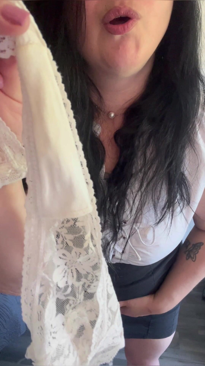 Maitresse Clara: Mengendus Thongku