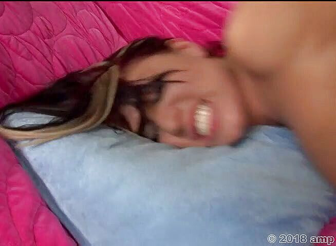 Adventures In Pornland: Britney Rears # 2 - quiero sentarme - S2 - Eva Angelina y James Deen